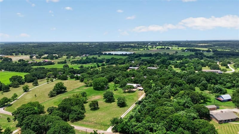 1300 Shannon Drive, Cleburne TX 76031 - Photo 5