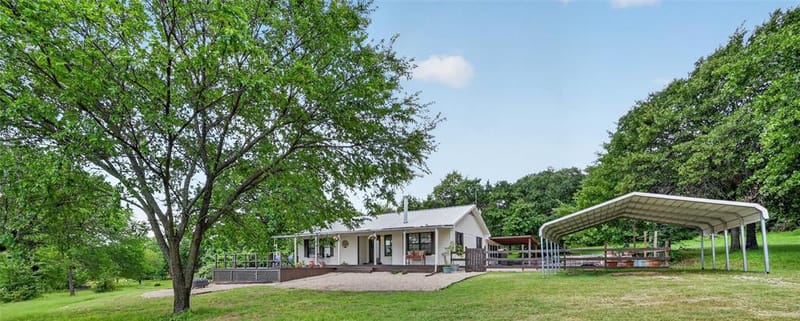 1300 Shannon Drive, Cleburne TX 76031 - Photo 4