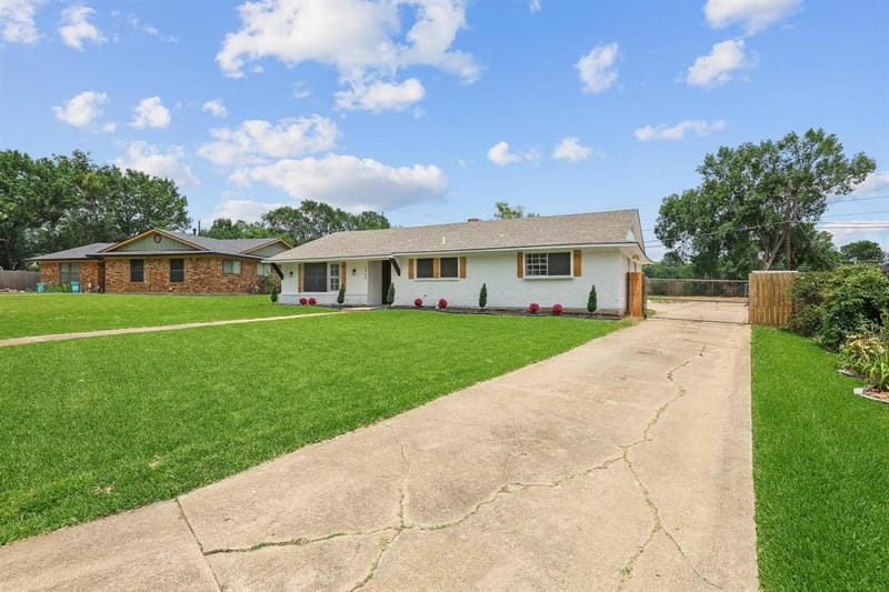 2505 Meadows Lane, Sherman TX 75092
