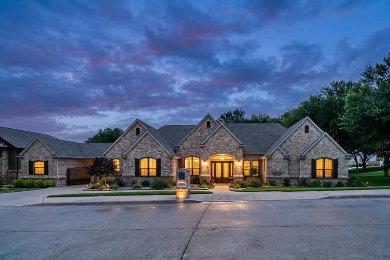 8450 Waterfront Court, Fort Worth TX 76179 - Photo 4