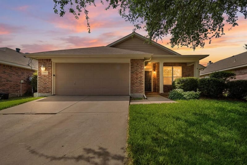 1018 Kimbro Drive, Forney TX 75126 - Photo 2
