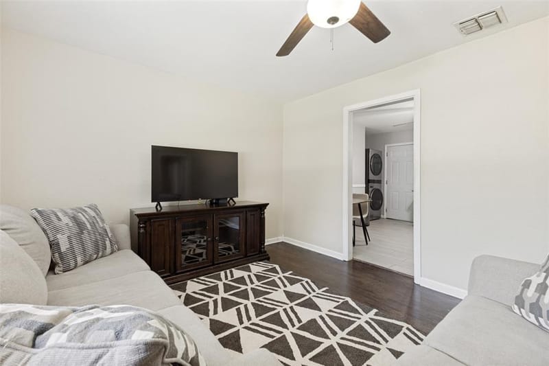 211 Brazos Street, Garland TX 75041 - Photo 9
