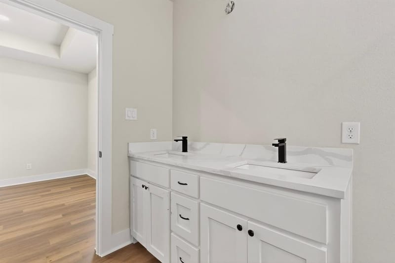 749 J L Drive, Valley View TX 76272 - Photo 18