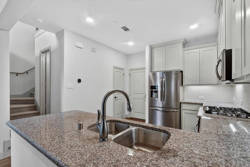 7004 Huckleberry Drive, McKinney TX 75070 - Photo 12