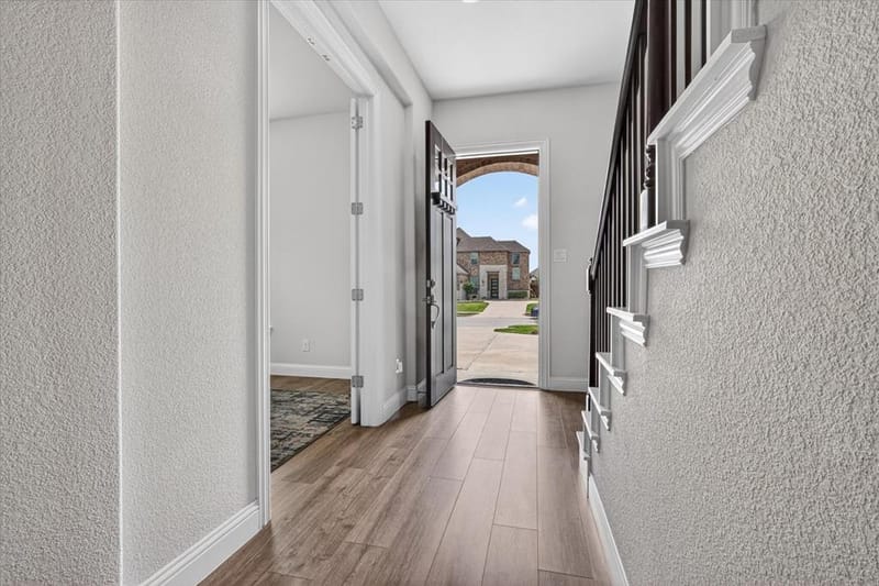 912 Brenda Drive, Mansfield TX 76063 - Photo 4