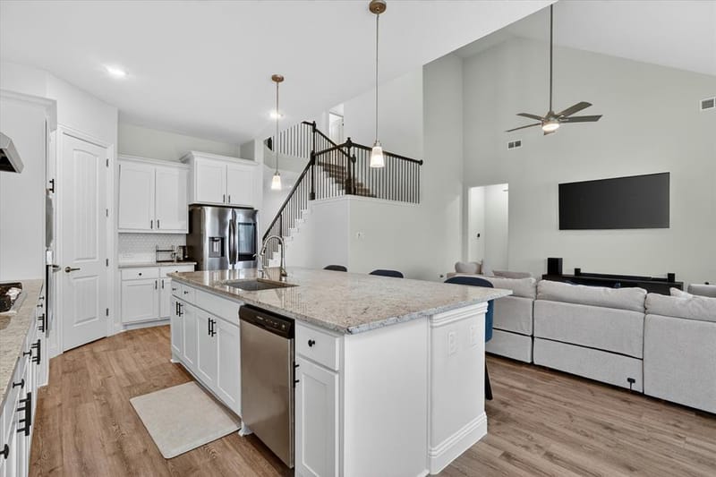 912 Brenda Drive, Mansfield TX 76063 - Photo 8