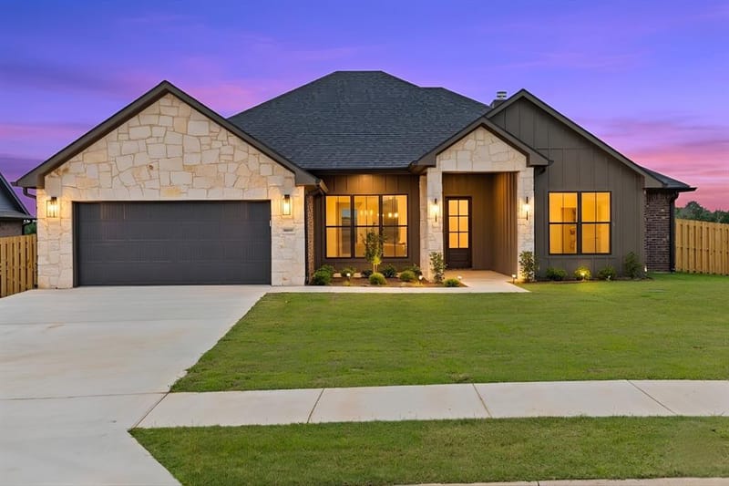 16417 Clearview Drive, Lindale TX 75771