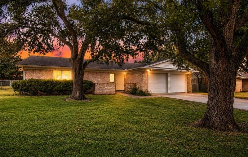 1216 Bryant Street, Benbrook TX 76126