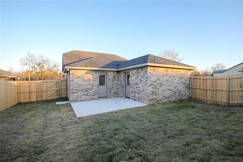 901 N Barrett Avenue, Denison TX 75020 - Photo 15