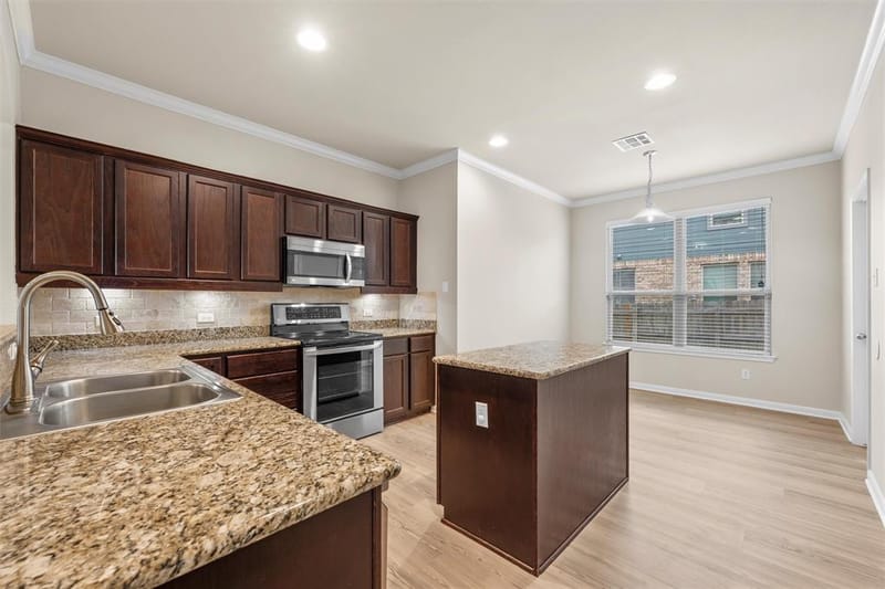 10860 Burnham Drive, Waco TX 76708 - Photo 14