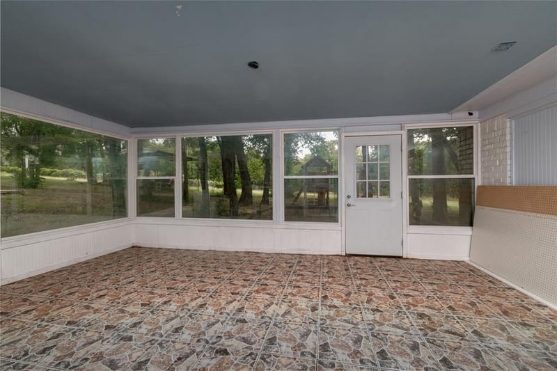 1517 Oakridge Court W, Azle TX 76020 - Photo 23