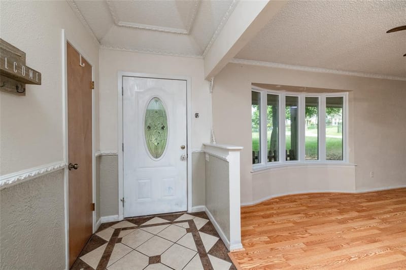 1517 Oakridge Court W, Azle TX 76020 - Photo 6