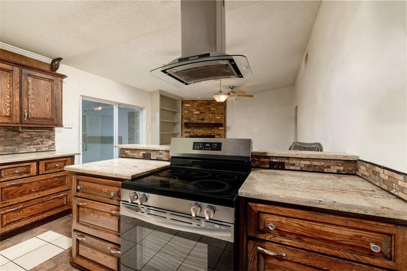 1517 Oakridge Court W, Azle TX 76020 - Photo 16