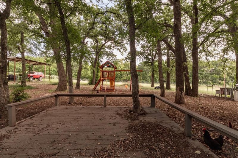 1517 Oakridge Court W, Azle TX 76020 - Photo 33