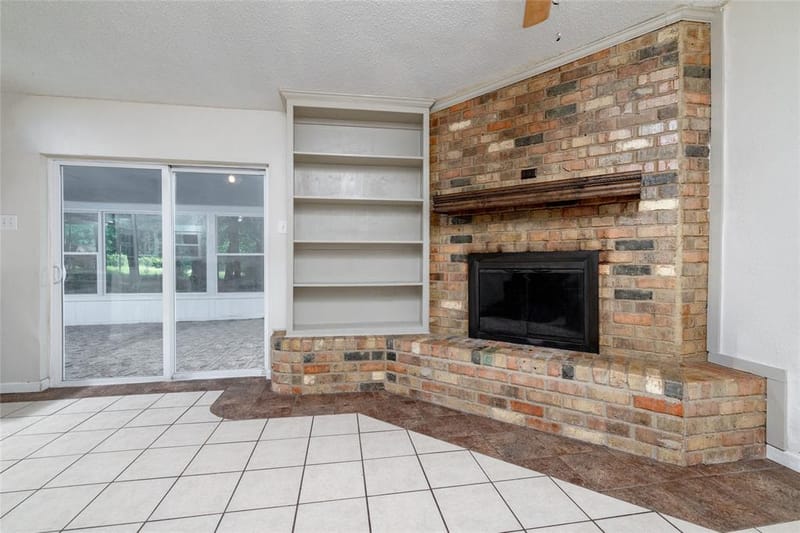 1517 Oakridge Court W, Azle TX 76020 - Photo 11