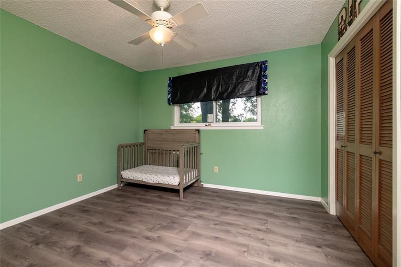 1517 Oakridge Court W, Azle TX 76020 - Photo 31