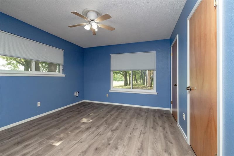 1517 Oakridge Court W, Azle TX 76020 - Photo 29