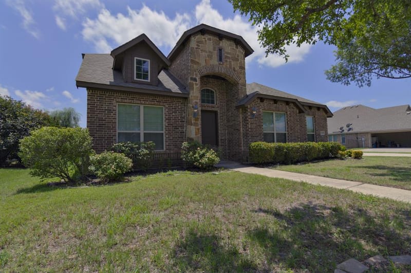 210 Debbie Way, Red Oak TX 75154 - Photo 2