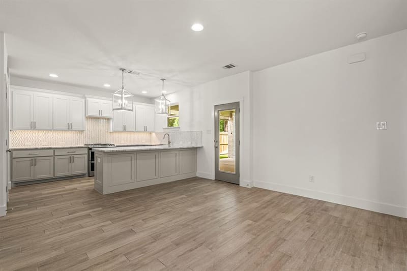 5618 Oaks Lane, Westworth Village TX 76114 - Photo 10