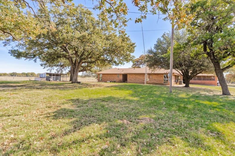 8752 Fm 1749, Sunset TX 76270 - Photo 36