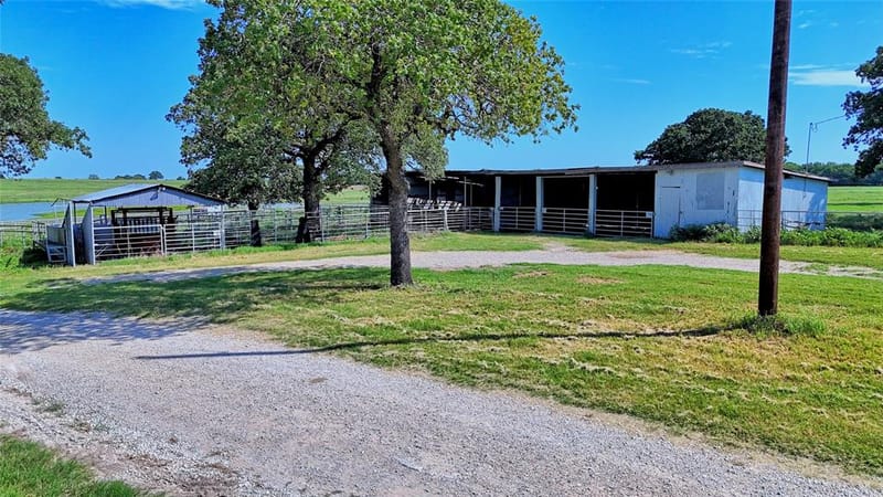 8752 Fm 1749, Sunset TX 76270 - Photo 11