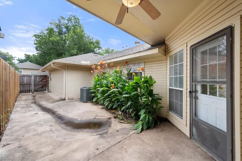 1209 W 3rd Avenue, Corsicana TX 75110 - Photo 32