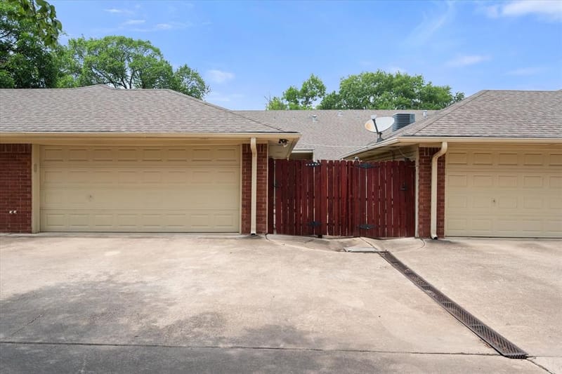1209 W 3rd Avenue, Corsicana TX 75110 - Photo 34