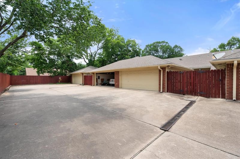 1209 W 3rd Avenue, Corsicana TX 75110 - Photo 33