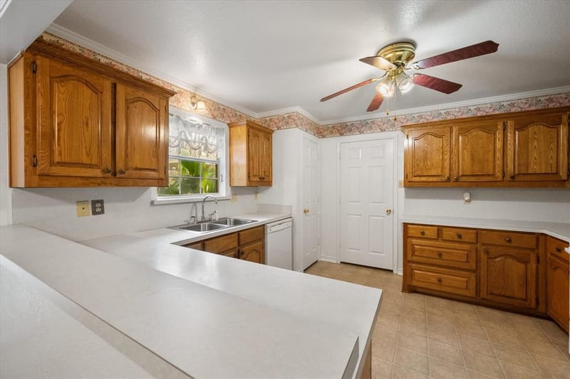 1209 W 3rd Avenue, Corsicana TX 75110 - Photo 14