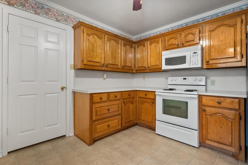 1209 W 3rd Avenue, Corsicana TX 75110 - Photo 18
