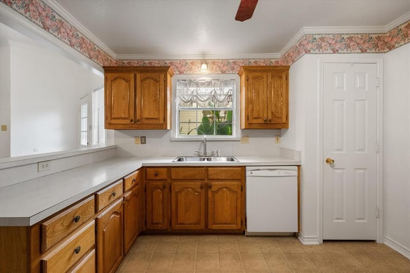 1209 W 3rd Avenue, Corsicana TX 75110 - Photo 15