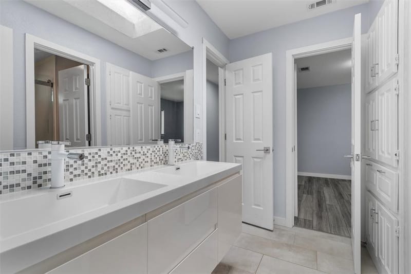 1908 Lakehill Court, Arlington TX 76012 - Photo 26