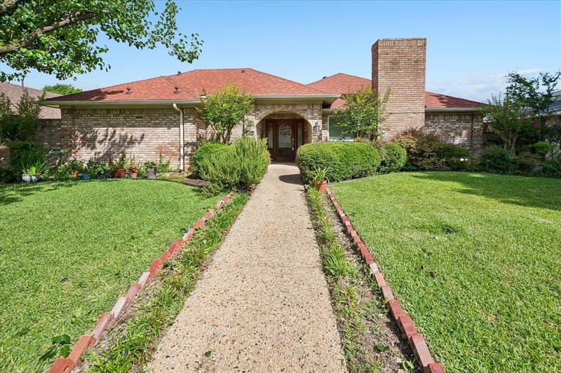 6611 Fernshaw Drive, Dallas TX 75248 - Photo 2