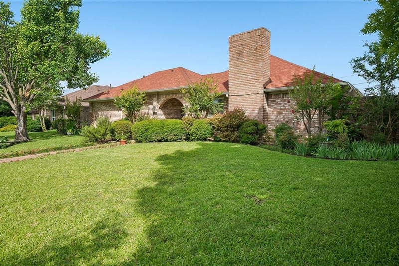 6611 Fernshaw Drive, Dallas TX 75248 - Photo 3