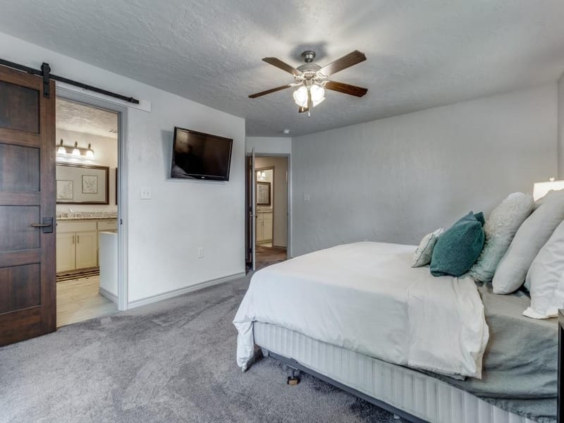 203 Pueblo Drive, Lake Kiowa TX 76240 - Photo 16