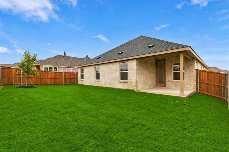 1710 Whispering Meadow Drive, Van Alstyne TX 75495 - Photo 14