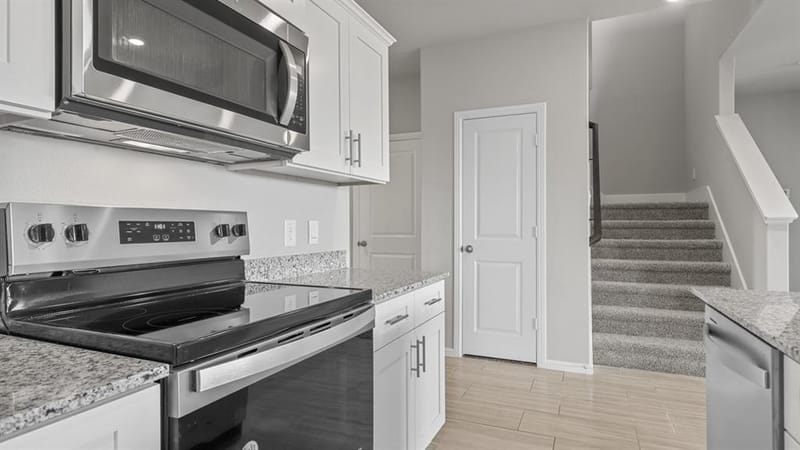 905 INGALLS PARK Lane, Fort Worth TX 76131 - Photo 6
