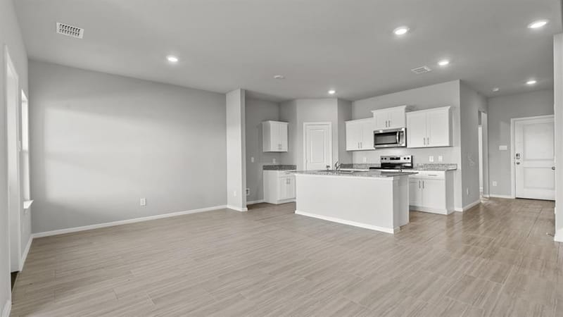 905 INGALLS PARK Lane, Fort Worth TX 76131 - Photo 8