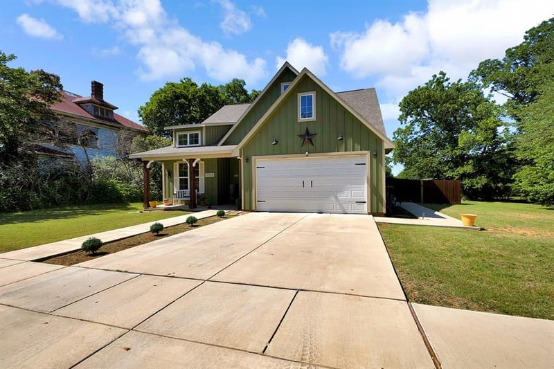 540 E Main Street, Pilot Point TX 76258 - Photo 3