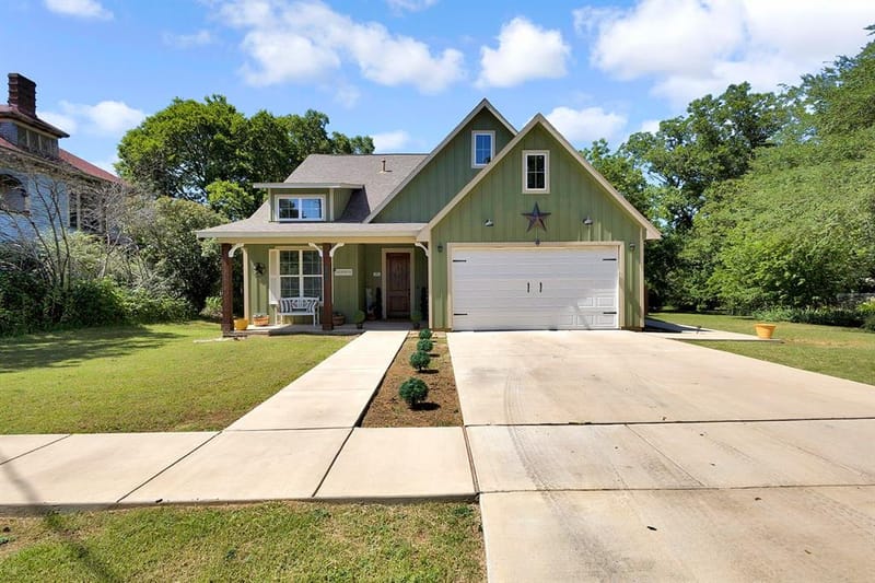 540 E Main Street, Pilot Point TX 76258