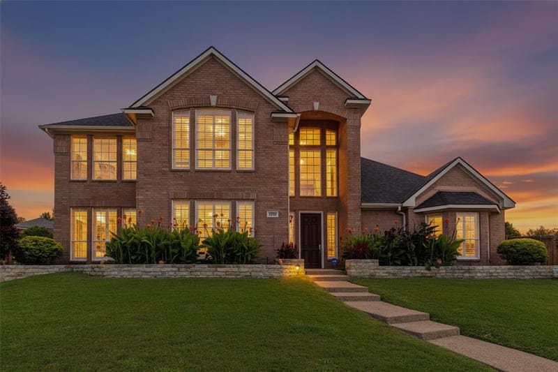 2700 Sunset Circle, Plano TX 75093 - Photo 2