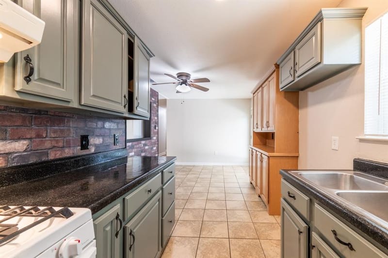 1213 Trellis Drive, Garland TX 75040 - Photo 11