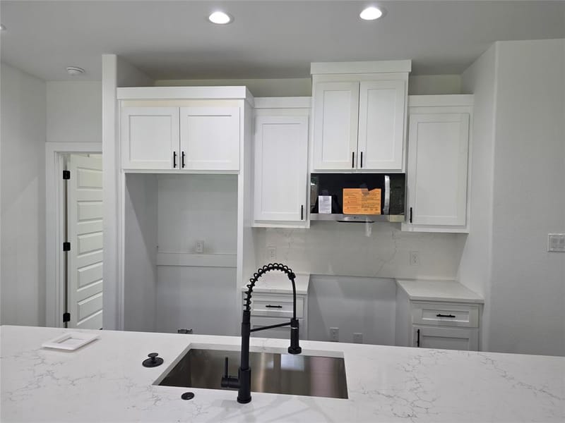322 W Brownlee Avenue, Dallas TX 75224 - Photo 6