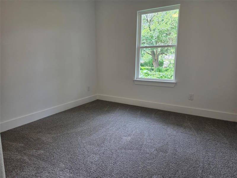 322 W Brownlee Avenue, Dallas TX 75224 - Photo 12
