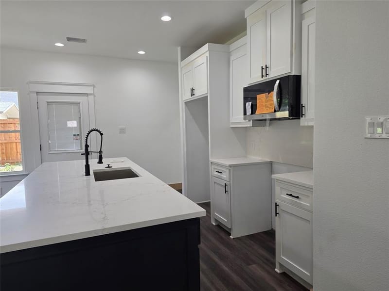 322 W Brownlee Avenue, Dallas TX 75224 - Photo 7
