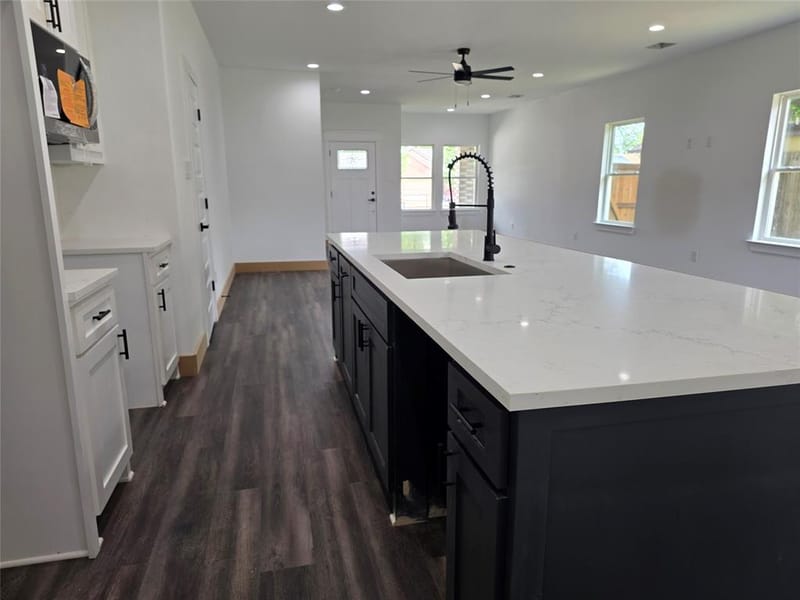 322 W Brownlee Avenue, Dallas TX 75224 - Photo 3