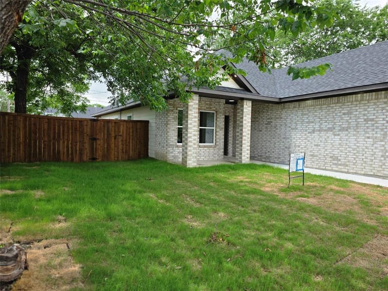 322 W Brownlee Avenue, Dallas TX 75224 - Photo 14