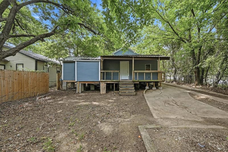 829 W Walker Street, Denison TX 75020 - Photo 22
