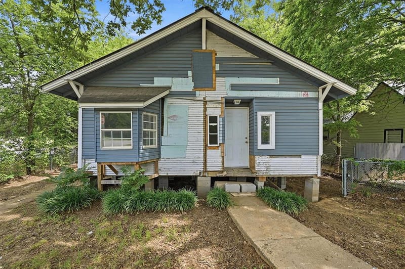 829 W Walker Street, Denison TX 75020 - Photo 3