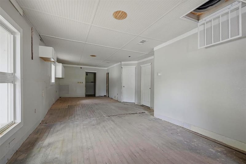 829 W Walker Street, Denison TX 75020 - Photo 8